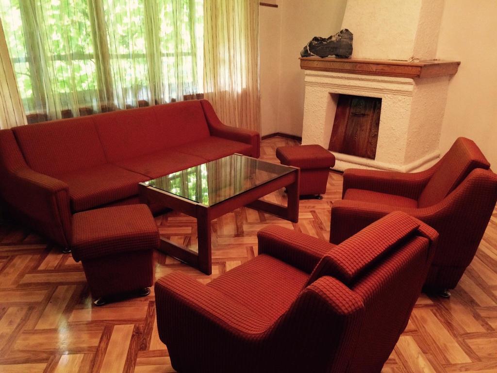 Green House Hotel Lagodekhi Ngoại thất bức ảnh