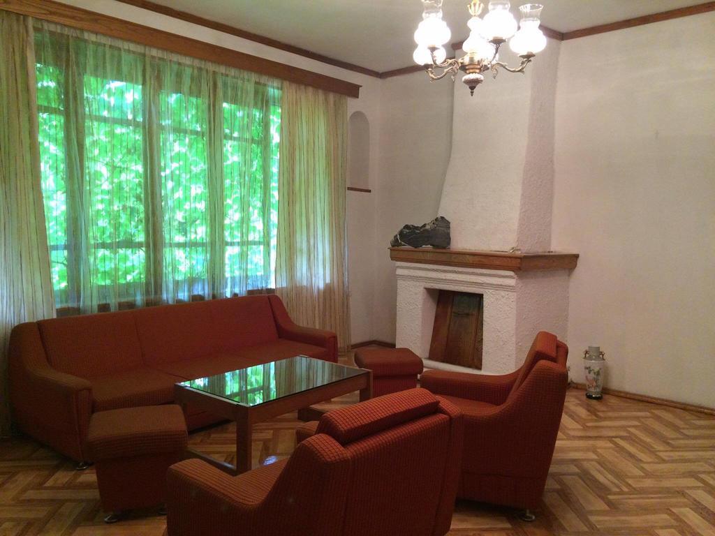 Green House Hotel Lagodekhi Ngoại thất bức ảnh